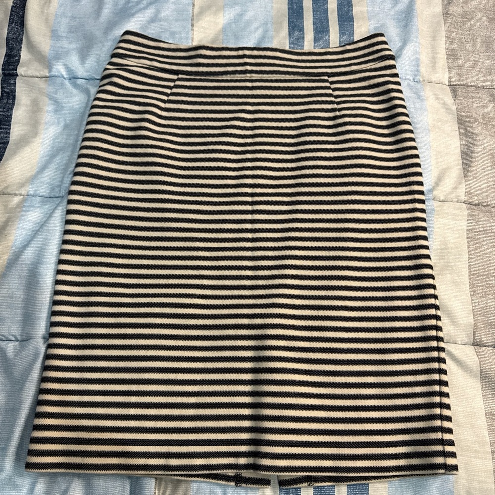 Banana Republic Black and Cream Striped Pencil Skirt